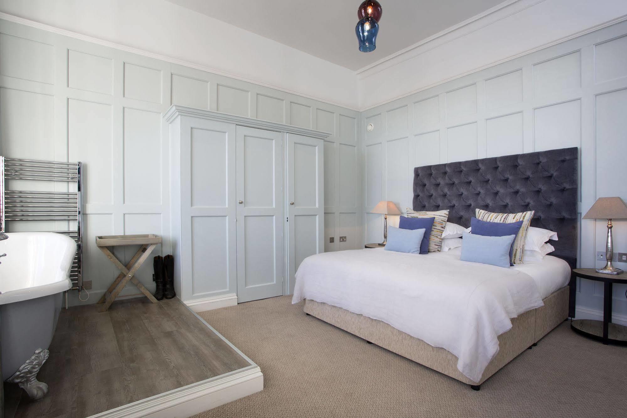Royal Hotel Дийл Екстериор снимка